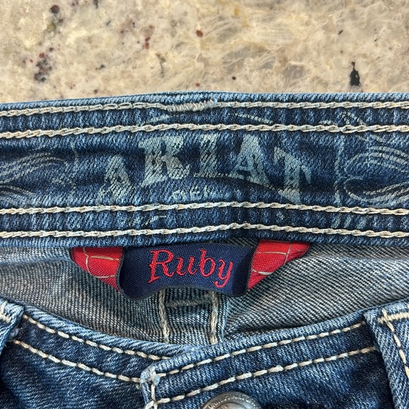 Ariat Ruby Jeans. Size 27 Slight distressed - Picture 4 of 10